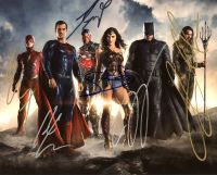 Affleck / Fisher / Gadot / Cavill / Miller / Momoa JUSTICE LEAGUE Cast Signed Photo