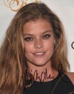 Nina Agdal - SPORTS ILLUSTRATED - (Earn 4 reward points on this item worth €0.88)