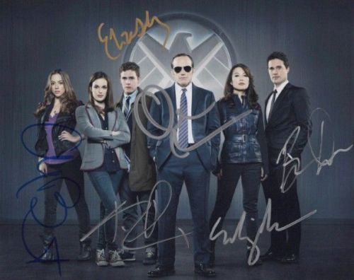 Marvel Agents of Shield Cast Signed Photo by 6 !!