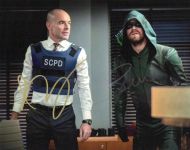 Stephen Amell / Paul Blackthorne - ARROW - (Earn 7 reward points on this item worth $1.75)