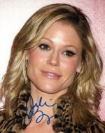 Julie Bowen - (Earn 2 reward points on this item worth €0.44)