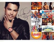 Michael Copon - ONE TREE HILL / POWER RANGERS - (Earn 0 reward points on this item worth $0.00)