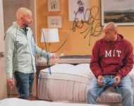 Donald Faison / Jon Cryer - EXTENDED FAMILY - (Earn 8 reward points on this item worth €1.77)
