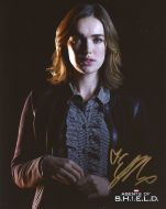 Elizabeth Henstridge from the TV series MARVEL AGENTS OF SHIELD - (Earn 4 reward points on this item worth €0.88)