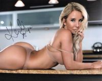 Kali James - MODEL