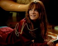 Riley Keough - DAISY JONES & THE 6 - (Earn 8 reward points on this item worth £1.51)