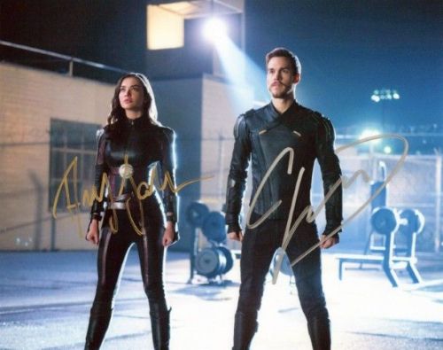 Chris Wood / Amy Jackson - SUPERGIRL