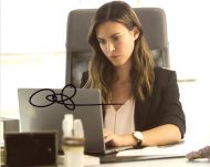 Odette Yustman from the TV series SUPERGIRL - (Earn 4 reward points on this item worth €0.88)